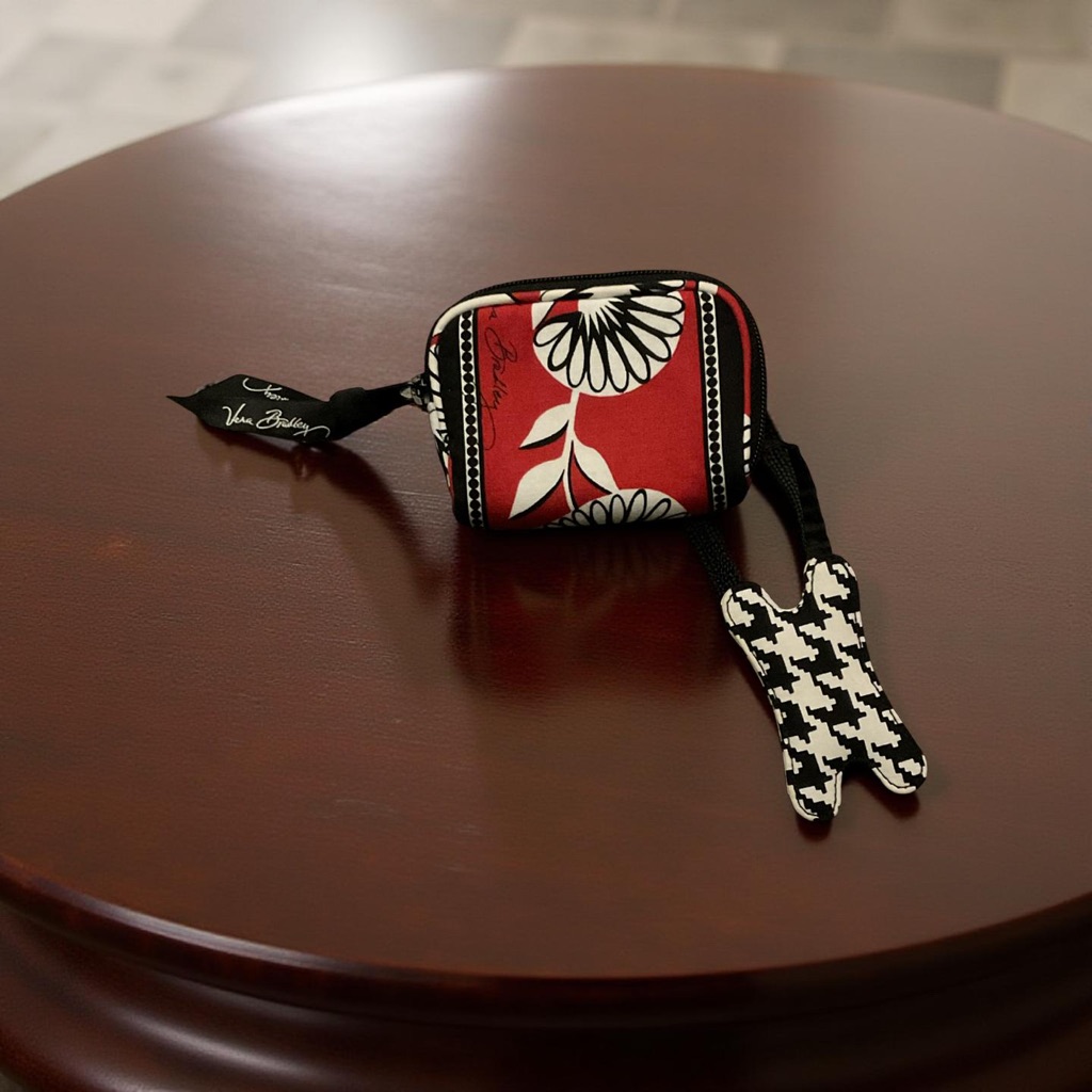 4/$25 | Deco Daisy Print Coin Purse